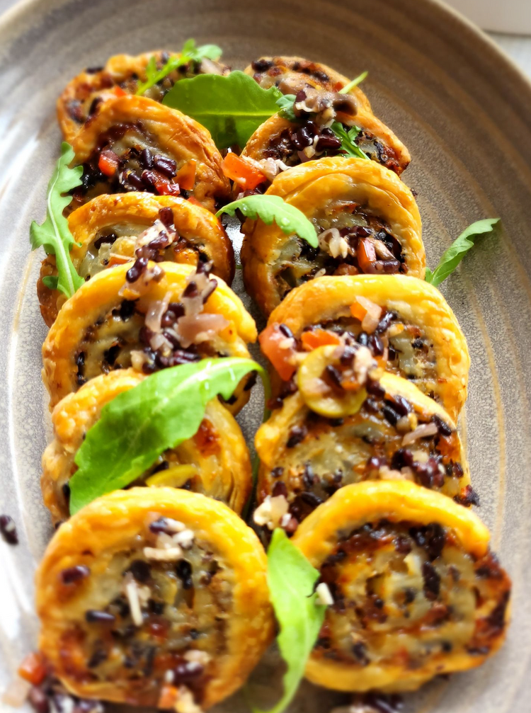 RUSTICO BLACK RICE PINWHEELS 