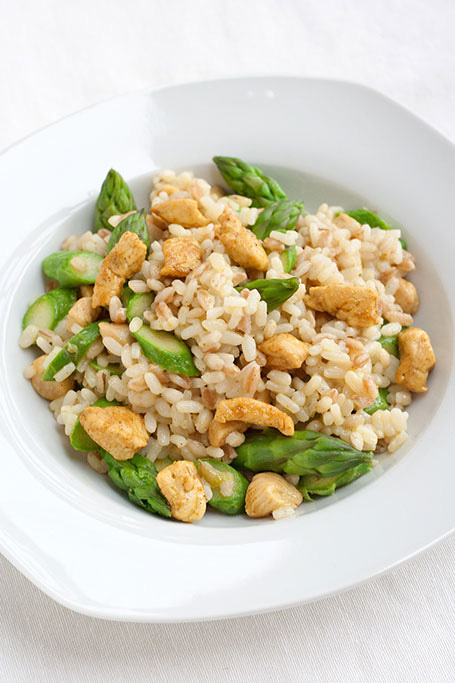 Riso con asparagi e pollo al curry