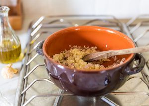 Risotto con erbe spontanee, funghi del sottobosco e saba 4